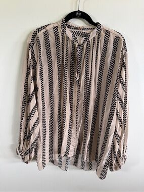 Juan De Dios Women’s Beige Stripe Button-Down Blouse  size 8